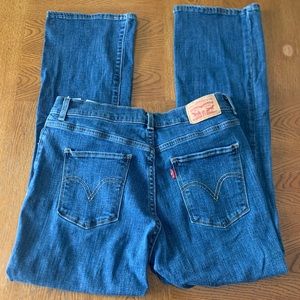 Womens Levi classic mid-rise bootcut jeans, size 8S